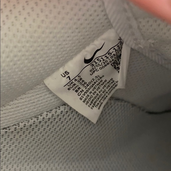 Nike Airforce 1 - Picture 3 of 4